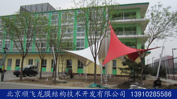 育新学校景观张拉膜结构