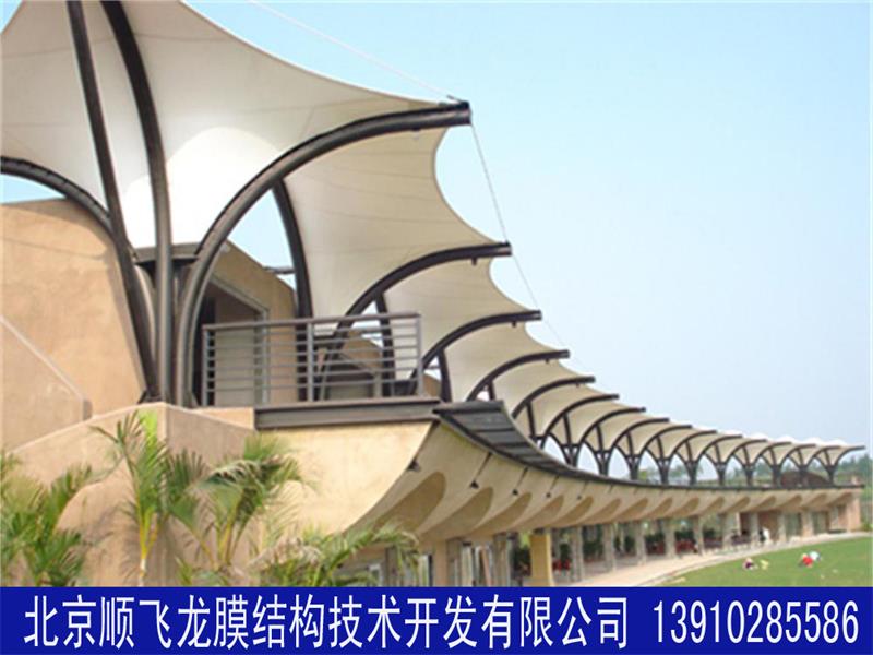 高尔发球台膜结构